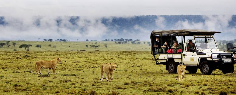 0130_Karen_Blixen_Camp_The_Game_Vehicles