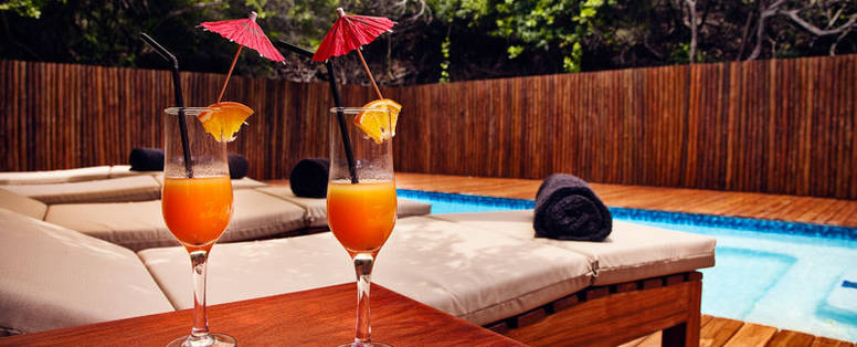 cocktails_aan_zwembad