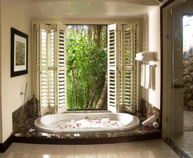Beach_villa_bath_(Custom)