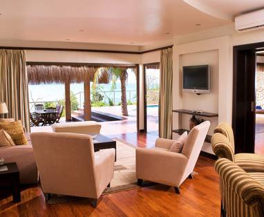 Deluxe_sea_pool_view_villa_lounge