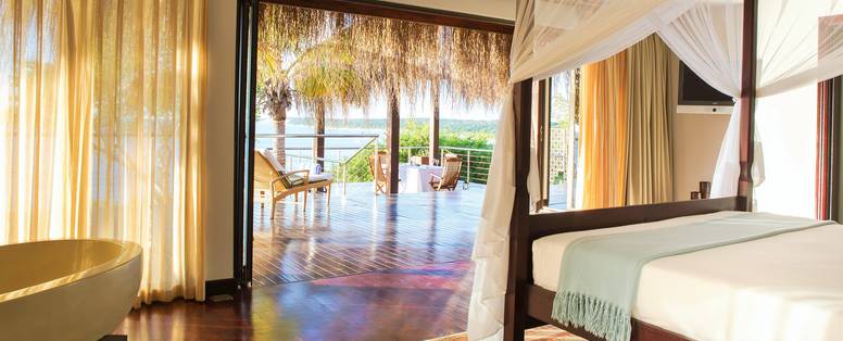 Deluxe_Sea_View_Pool_Villa_main_bedroom