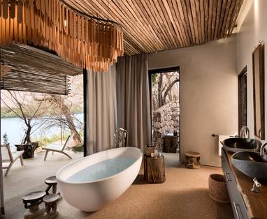Matetsi-River-House-Main-Bathroom-2