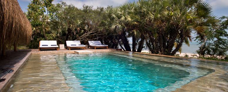 Benguerra-Island-Lodge-Swimming-Pool-2