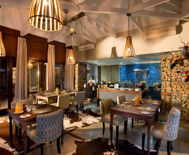 3.-KWANDWE---Ecca-Lodge---lodge-dining