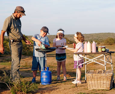 18.-KWANDWE---Eco-nect-making-crumpet-creatures