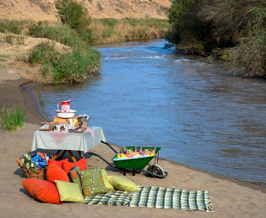 17.-KWANDWE---picnic-by-the-river