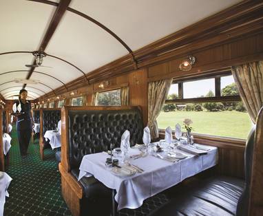 RVR-DiningBanqServ1a-HRes