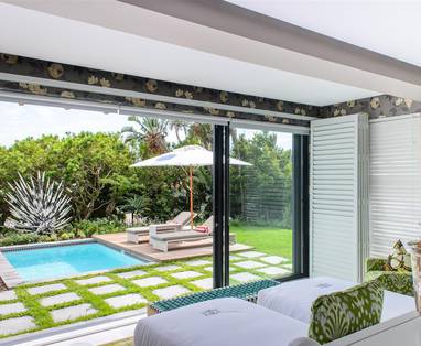 luxury_room_with_private_pool