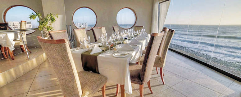 inrichting restaurant bij Beach Lodge in Namibië