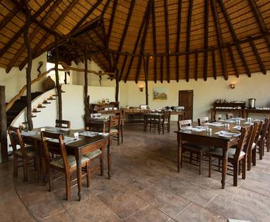 Mopane_dining_room_2816