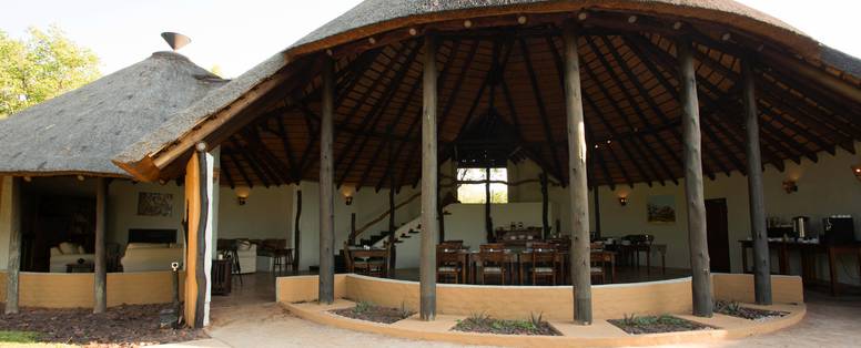Mopane_dining_lounge_room_2819