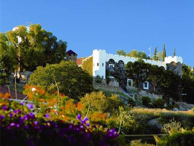 hotel vooraanzicht bij Heinitzburg hotel in Namibië