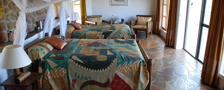 Huab_Lodge_bungalow_interior_2