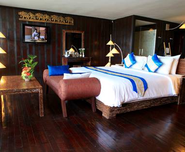 Deluxe beachfront pool suite bij Kupu Kupu, Koh Phangan in Thailand