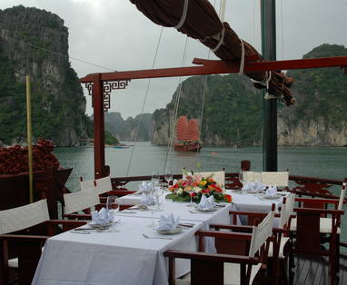 Dragon's_Pearl__Indochina_Junks_(11_cabins)_(2)