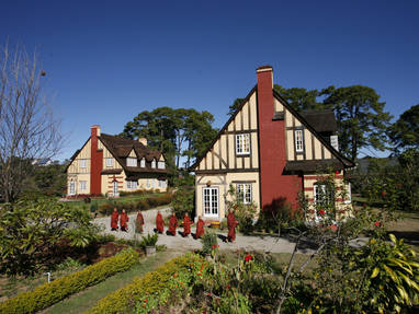1.Hotel_Two_building