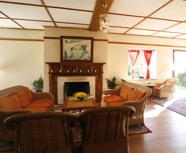 amara-mountain-resort-lobby