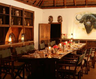 Semliki_Dining_2