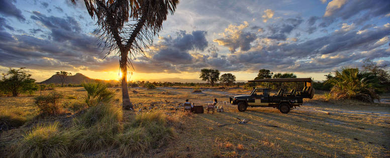 zonsondergang bij elsa's kopje in kenia
