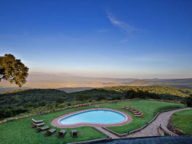 view_of_the_crater_over_pool