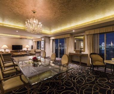 Royal_Garden_suite_3