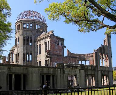 Hiroshima_Atomic_Bomb_dome_(2)