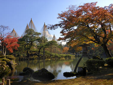 Kanazawa_Kenrokuen_Garden_-_Autumn