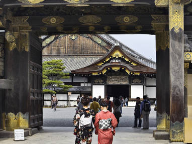 Kyoto_Nijo_castle_entrance