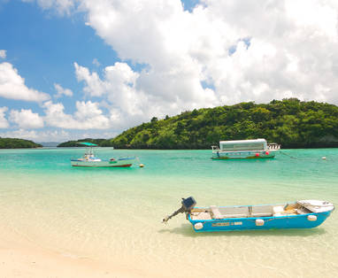 Okinawa_Ishigaki_-_boats