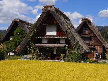 Shirakawago_Gassho_zukuri_house_(2)