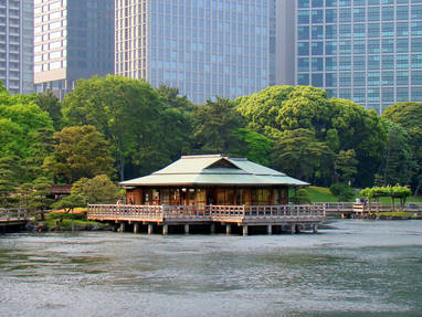 Tokyo_Hamarikyu_-_Tea_house