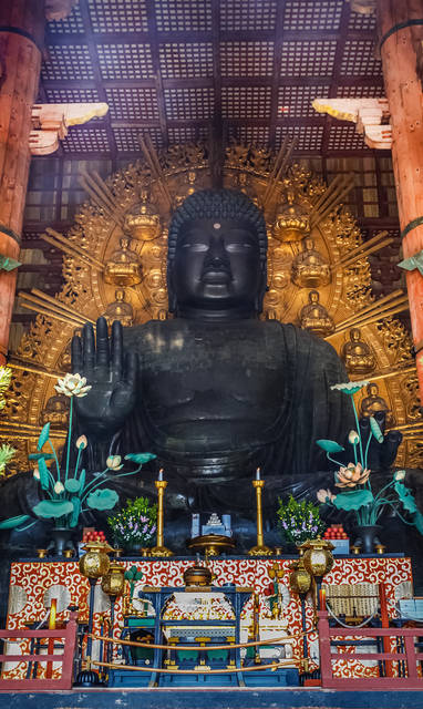 Nara_Todaiji_-_Buddha