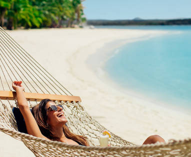 OO_LeSaintGeran_Beach_Model_BeachHammock_2