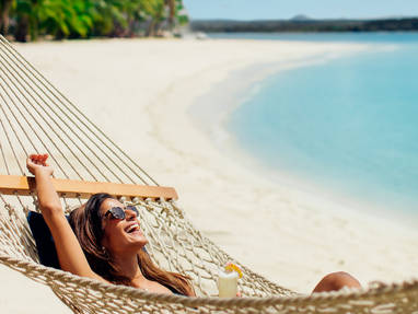 OO_LeSaintGeran_Beach_Model_BeachHammock_2