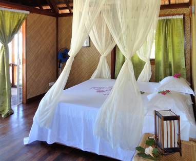 MAU_Papahani_motu_-_Bungalow_interior_(2)