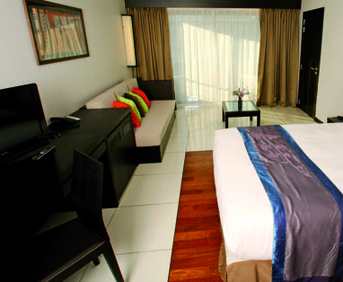 PPT_Hotel_Tahiti_Nui_Standard_Room_Bedroom