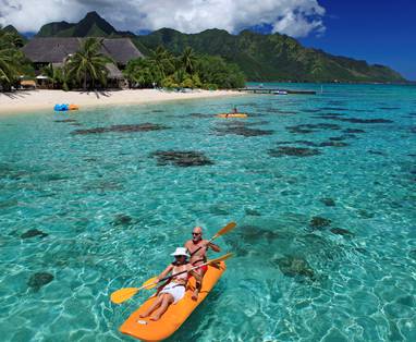 MOZ_Hilton_Moorea_Senior_Couple_(4)
