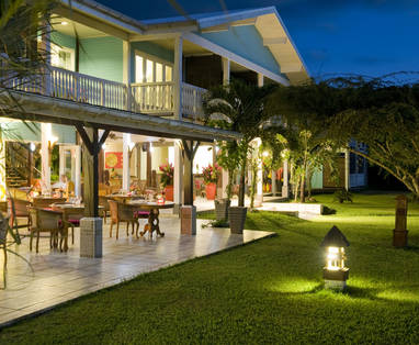 RFP_Raiatea_Lodge_Dining_Area_(1)