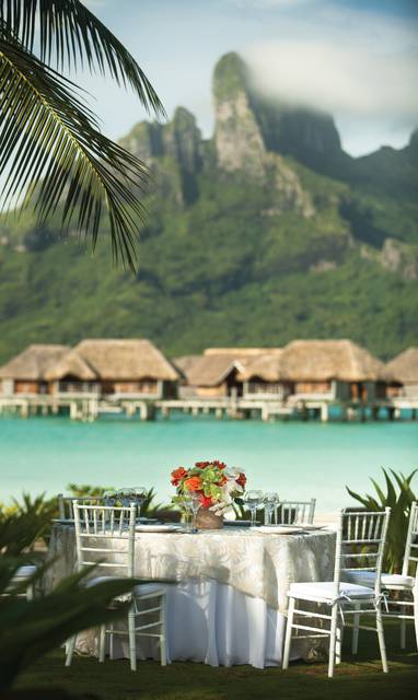 BOB_Four_Seasons_Private_Villa_Dinner_©_D.Riddle