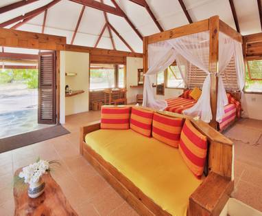 Chalet_Interior.ii_-_Bird_Island