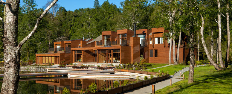 06_-_Hotel_in_the_middle_of_Park_2