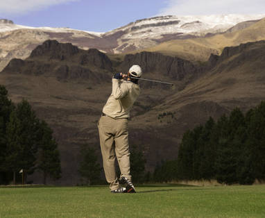 Aliwen_Bariloche_golf_iStock_000011406199_Large