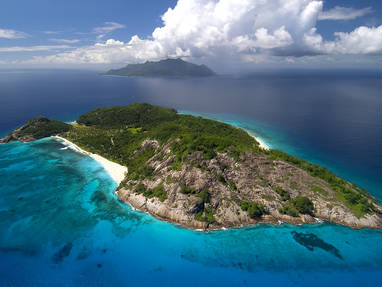 North-Island-SilhouetteIslandInTheDistance_(1)_bewerkt-1