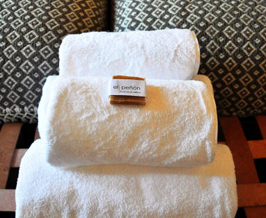 HR_Bedroom_Details_-_Hosteria_El_penon