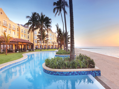 SouthernSun_Maputo_-_Swimming_Pool_Outdoor_rev_(1)