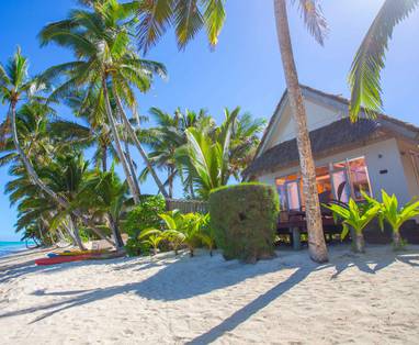 Beachfront_Bungalow_outdoors-LittlePolynesian-CRED_turamaphotography