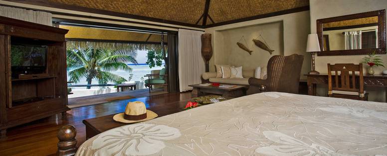 Ultimate_Beachfront_Suite_Interior-PacificResortAitutaki-CRED_turamaphotography