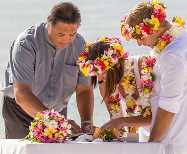 Etu_Moana_Wedding_Signing