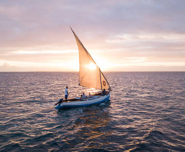 Santorini-Mozambique-Santorini-Dhow-2500px-5
