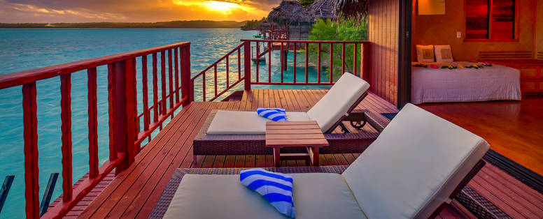 ALPIR-Overwater-Bungalow-Deck-